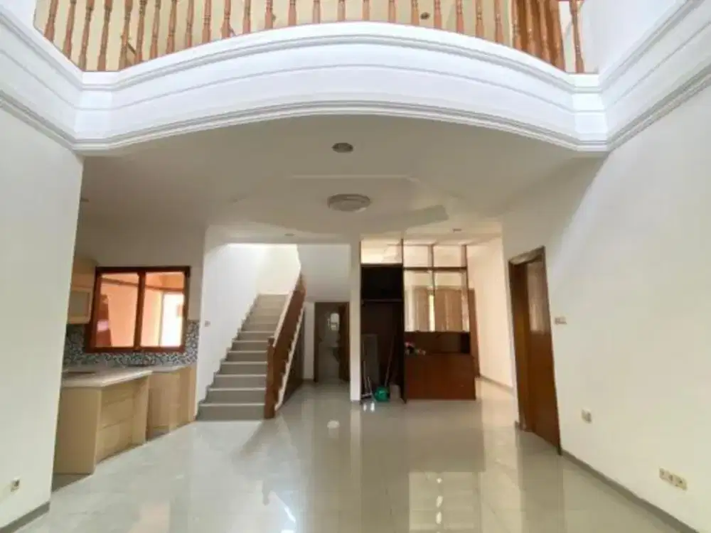 Rumah Elegan di Komplek Elite Cinere Layout Luas Lingkungan Nyaman