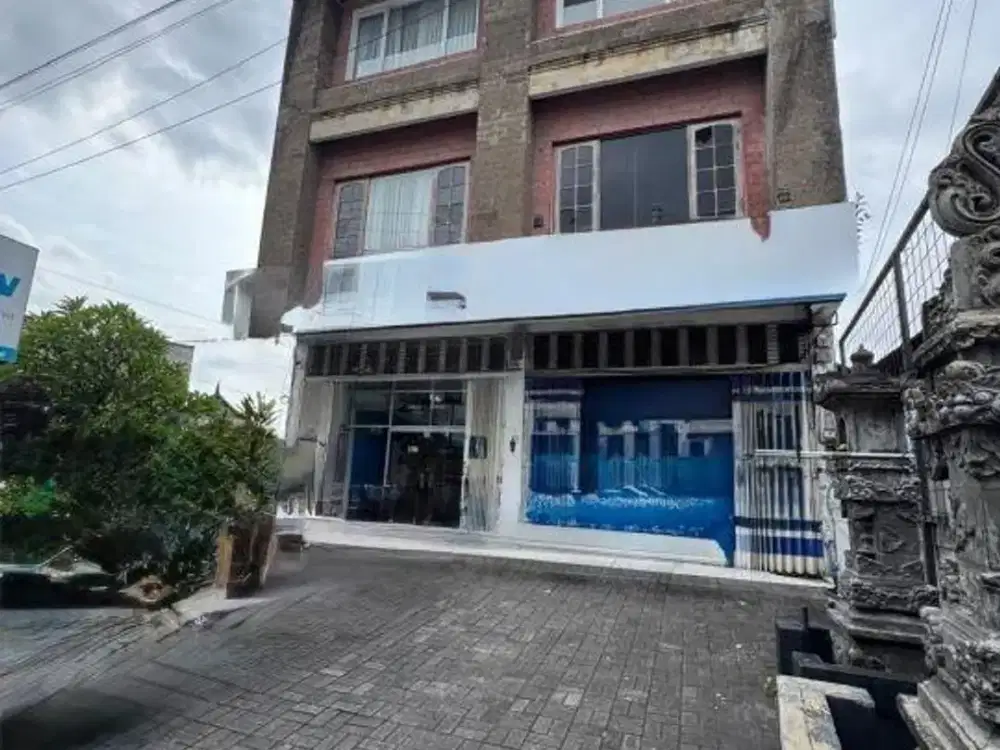 Disewakan Rumah & Ruko 3 Lantai - Jalan Imam Bonjol Utara