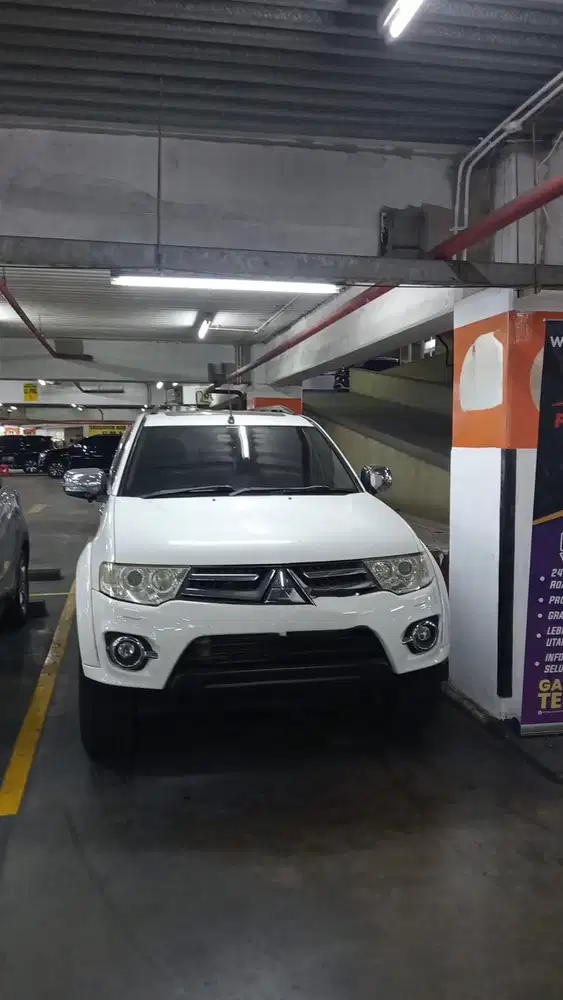 Mitsubishi Pajero Dakar 2.5 nik 2013 pemakaian 2014 Putih