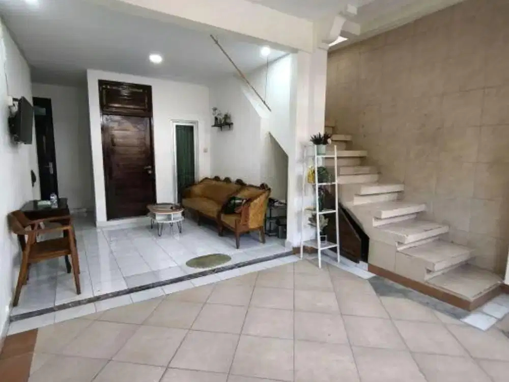 Rumah 2 Lantai Full Furnished dan Siap Huni di Canggu