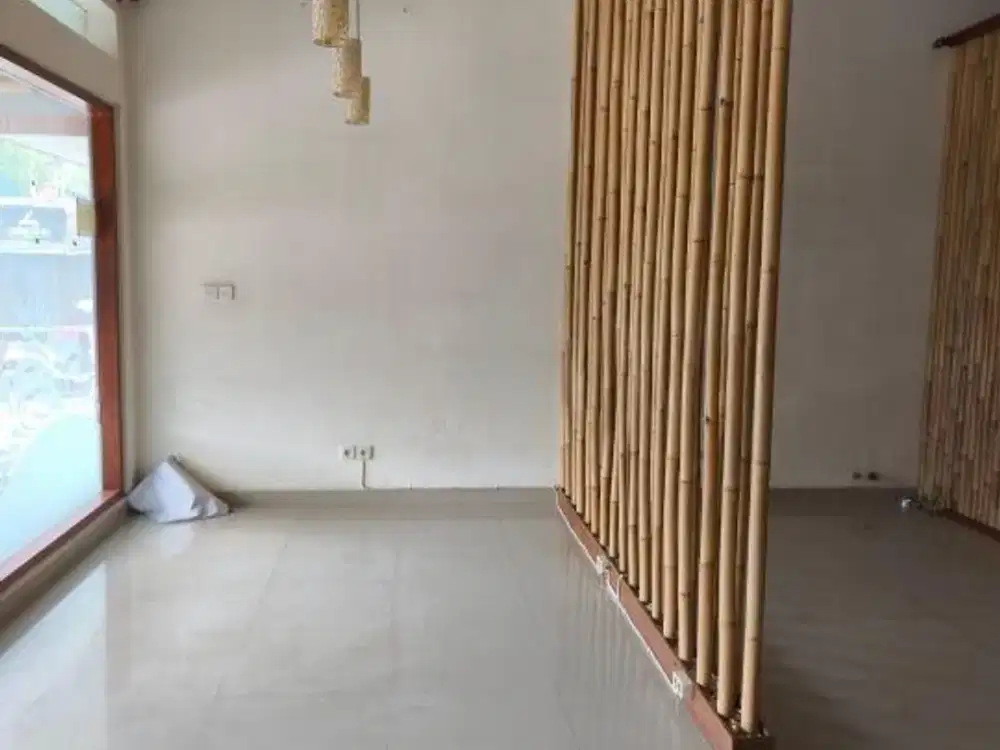 Over Kontrak Toko Strategis di Pinggir Jl Pantai Berawa, Canggu