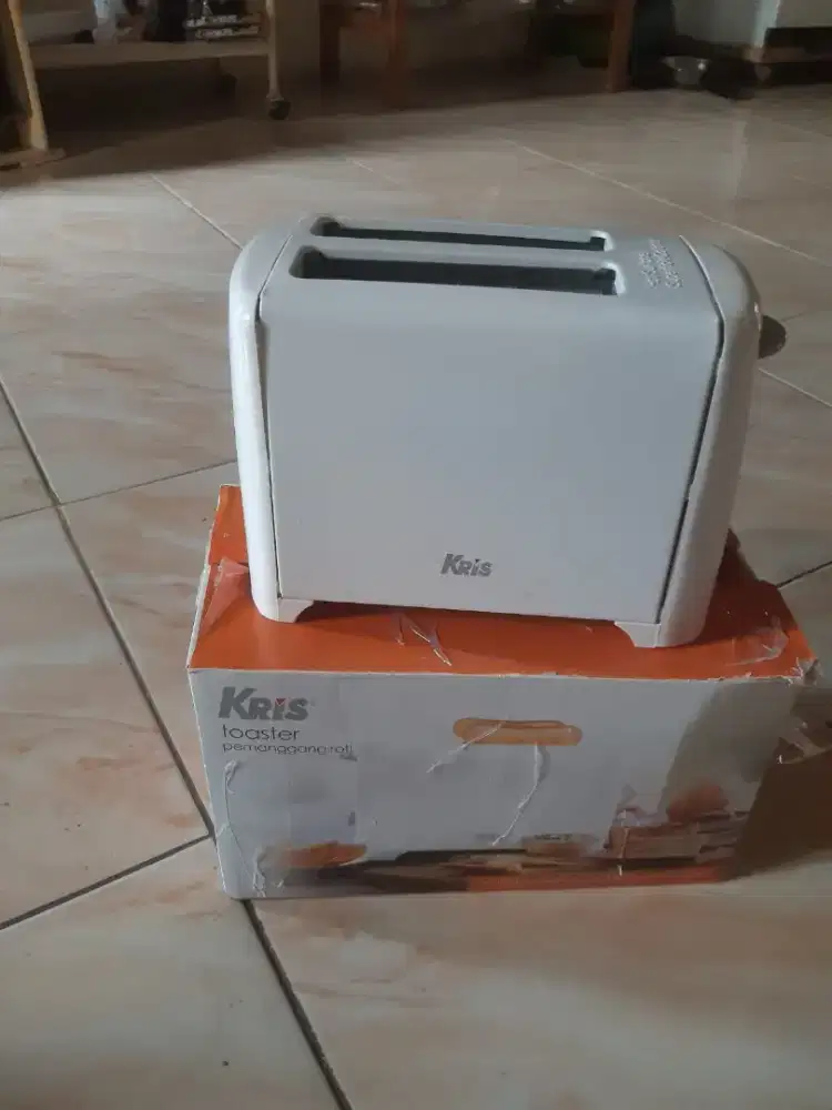 TOASTER alat pemanggang roti