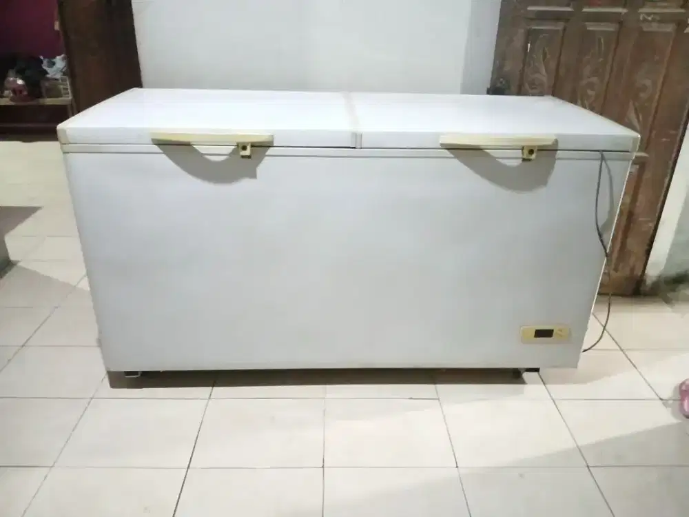 Frezzer box 600L gea