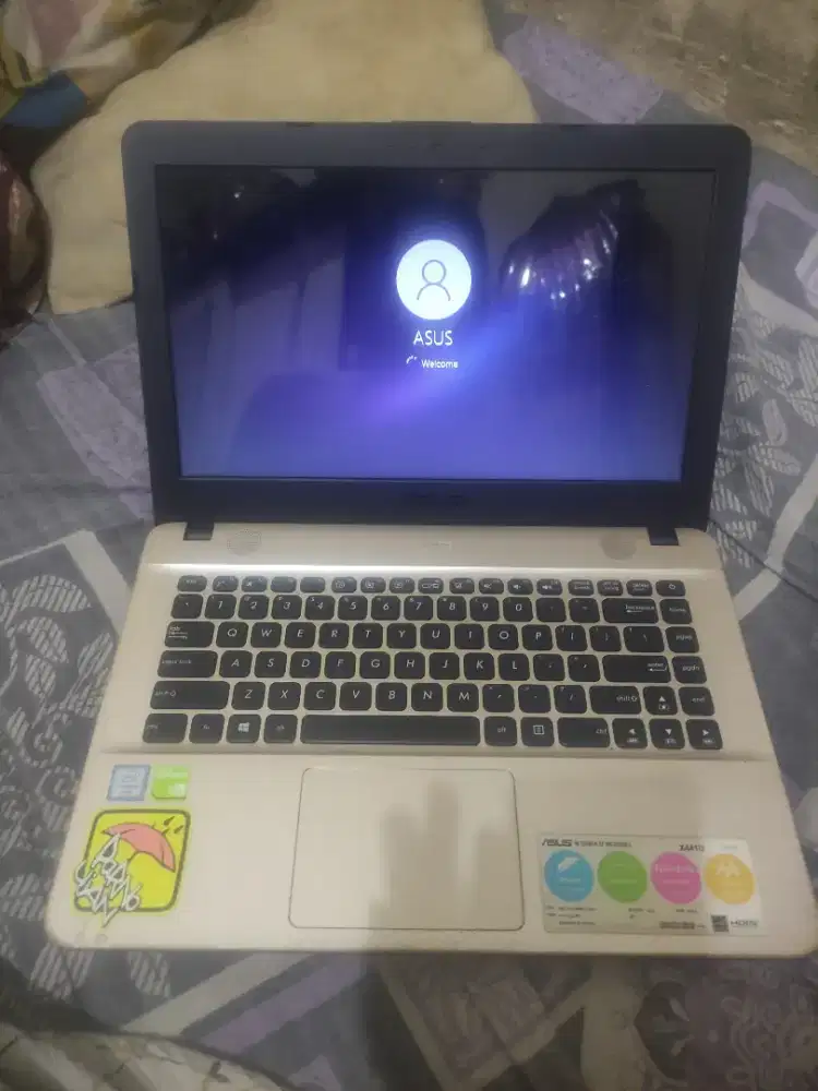 Laptop Asus x441u ram 8 SSD 255