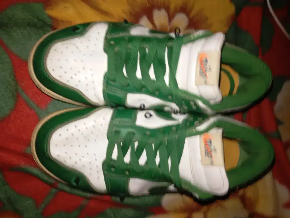 sepatu Nike dunk low x withe pine green