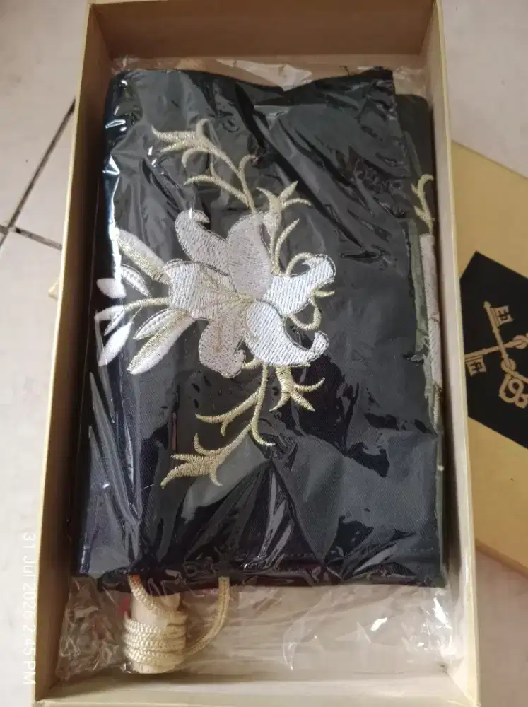 Hiasan dinding unik dan langka