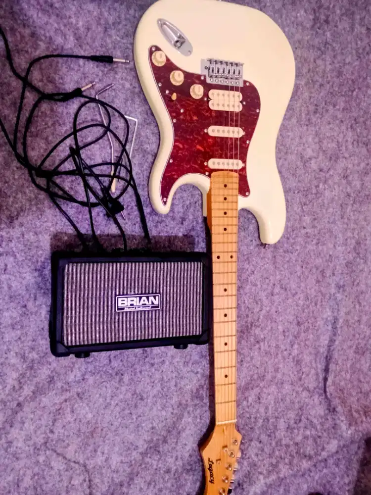 Jual gitar electric + ampli like new pemakaian belum ada sebulan