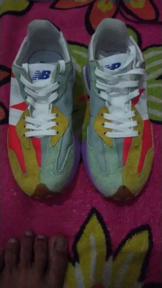 Sepatu New balance 327 rainbow original size 36 wanita