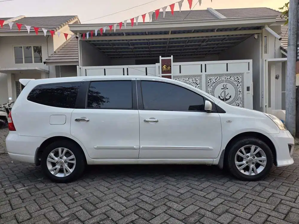 Nissan Grand livina 2013 Bensin