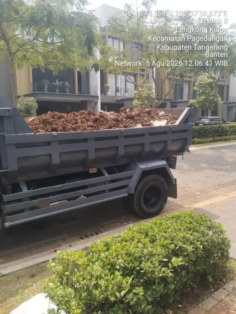 Jasa buang puing dan angkutan sampah