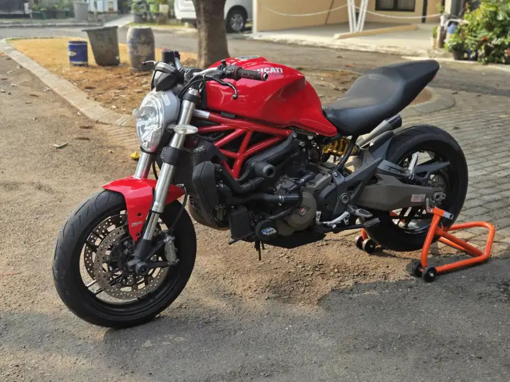 Ducati Monster 821