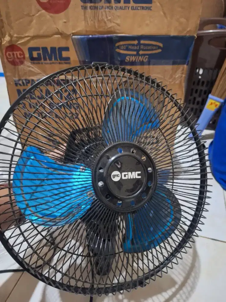 Kipas Angin GMC Duduk