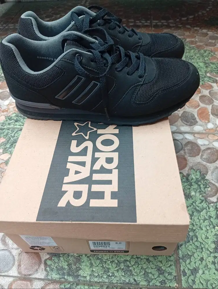 Sepatu NORTH STAR No 42