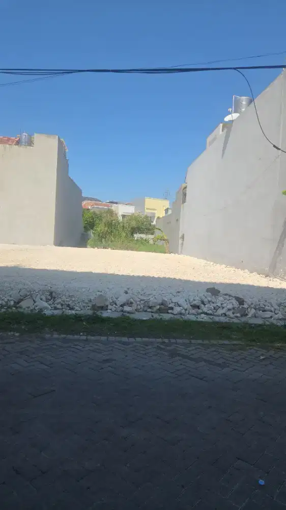 DISEWAKAN Tanah Luas 300m - Lokasi Perumahan, Suda Diuruk & Siap Pakai