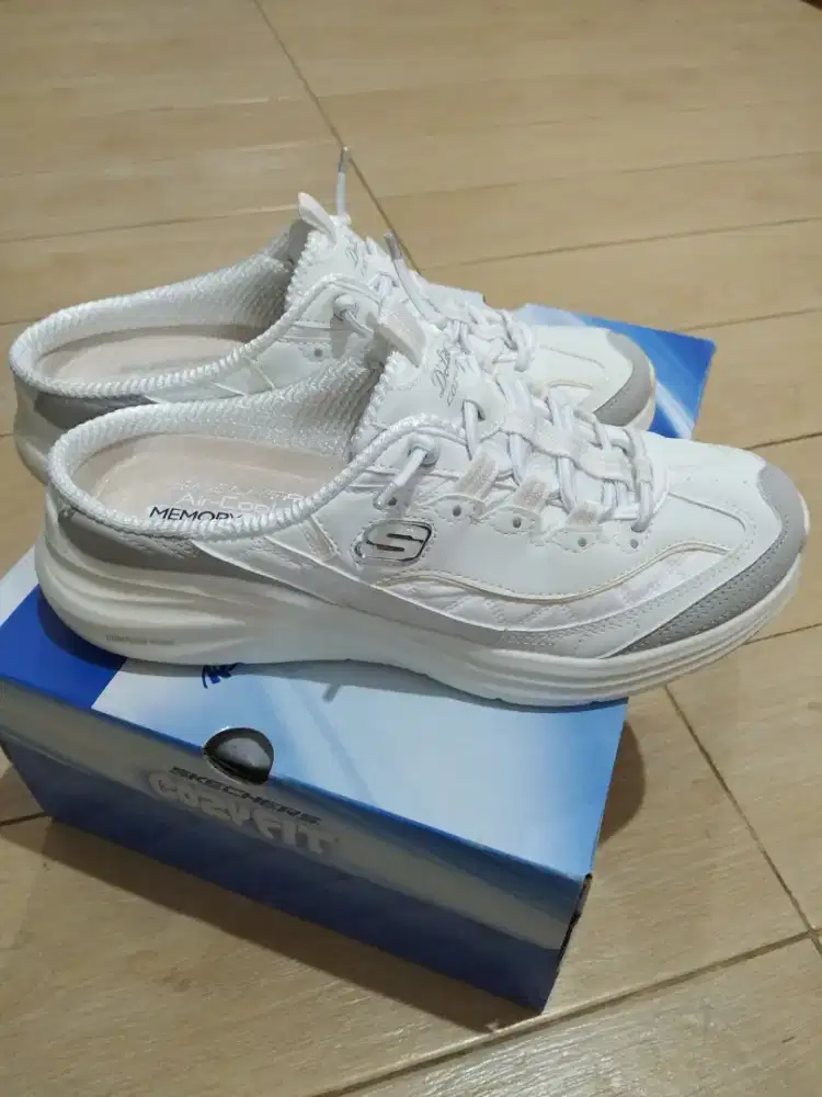 Slip on Skechers