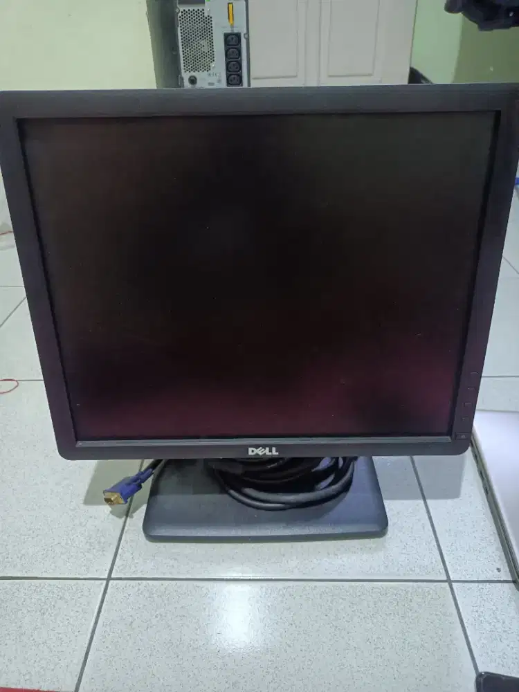 Dijual Monitor LCD 17 inch Square
