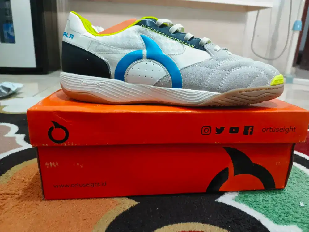 Sepatu Futsal Ortuseight Jogosala Ultima Grey Lime