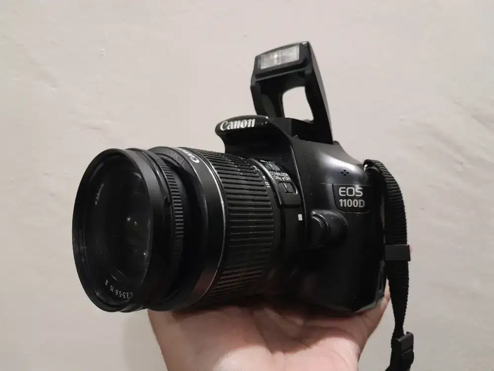 Kamera dslr Canon 1100D