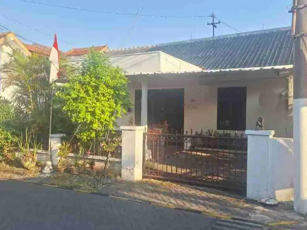 RUMAH LAMA DI JL PLEBURAN SINGOSARI SEMARANG SELATAN