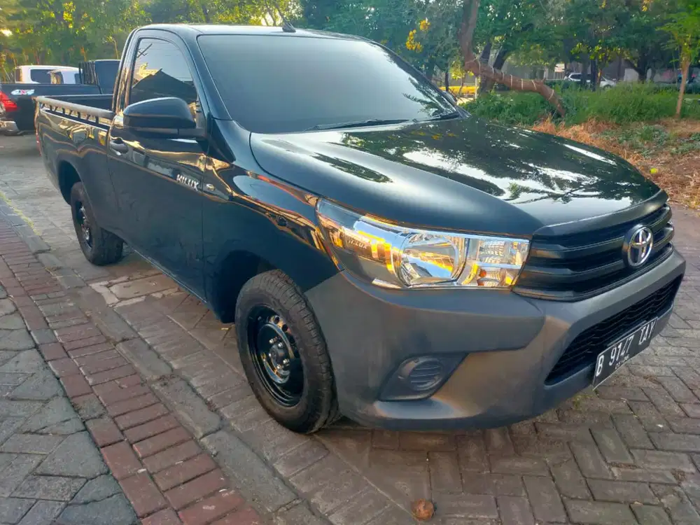 Toyota Hilux 2.5 2021 solar manual 4x2 Single Cabin Istimewa
