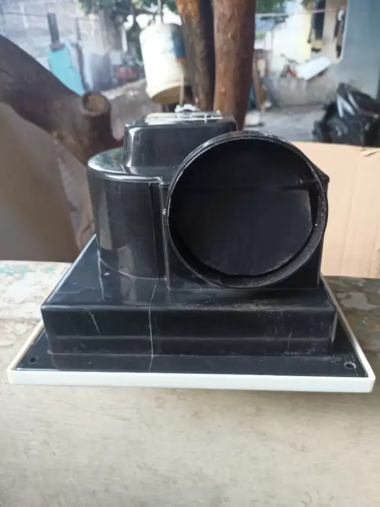 Exhaust plafon kamar mandi atau dapur