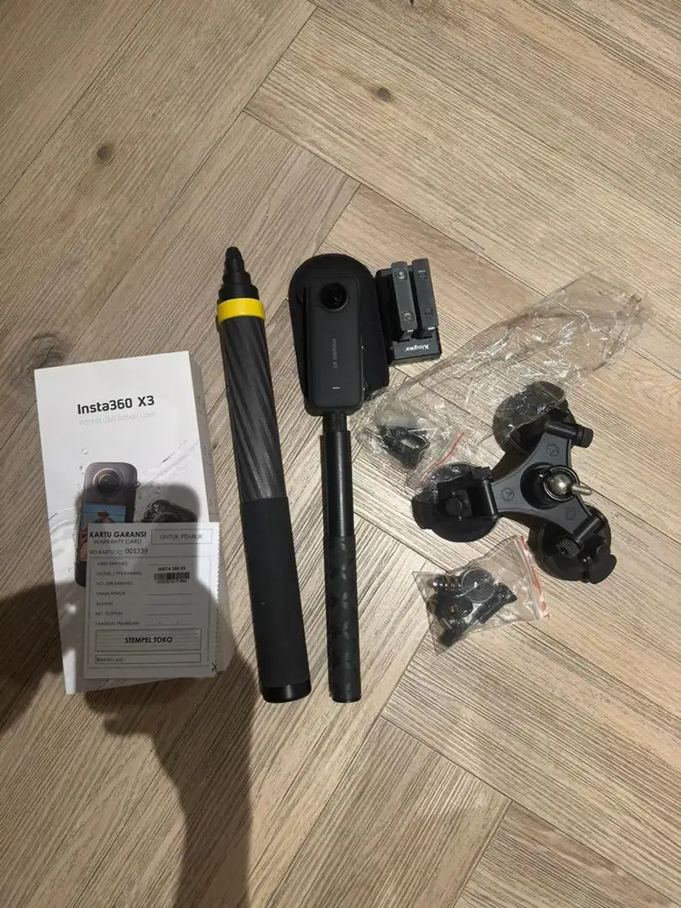 Insta 360 x3 perfect condition fulset