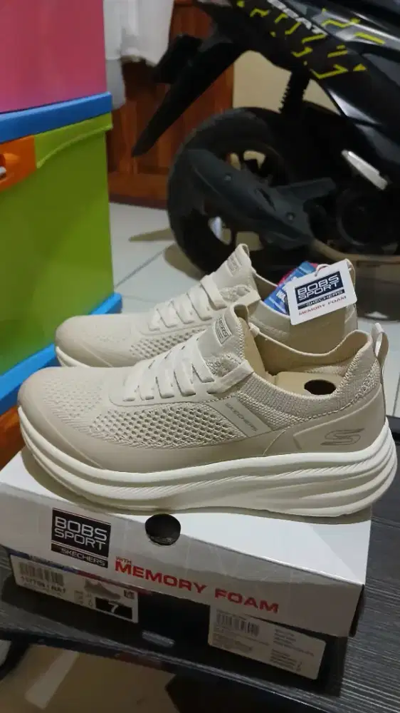 Sepatu Skechers Bobs Skillz (sz 37 - 24cm) BARU - dijual krna kegedean
