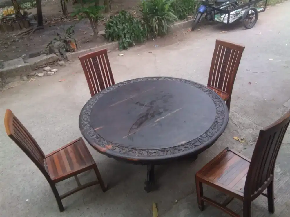 MEJA BUNDAR KAYU JATI ASLI