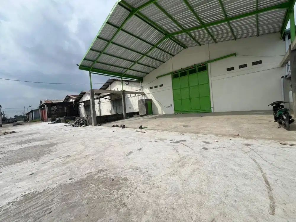 Dikontrakan / Sewa Gudang Usaha Luas