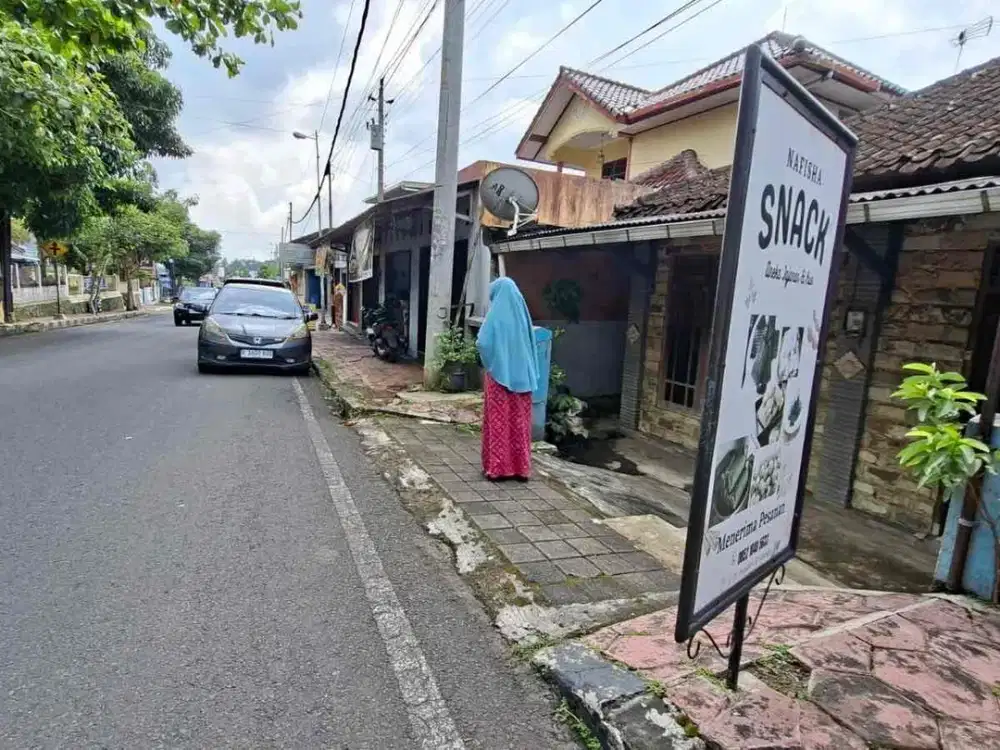 Dijual Rumah Sekend Siap Huni di Pinggir Jalan Besar Tingkir Salatiga