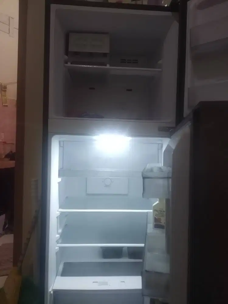 Kulkas AQUA 2 PINTU
