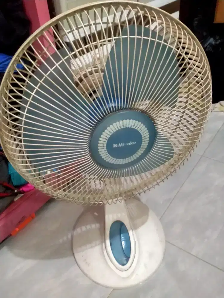 Kipas angin Miyako 12 inchi