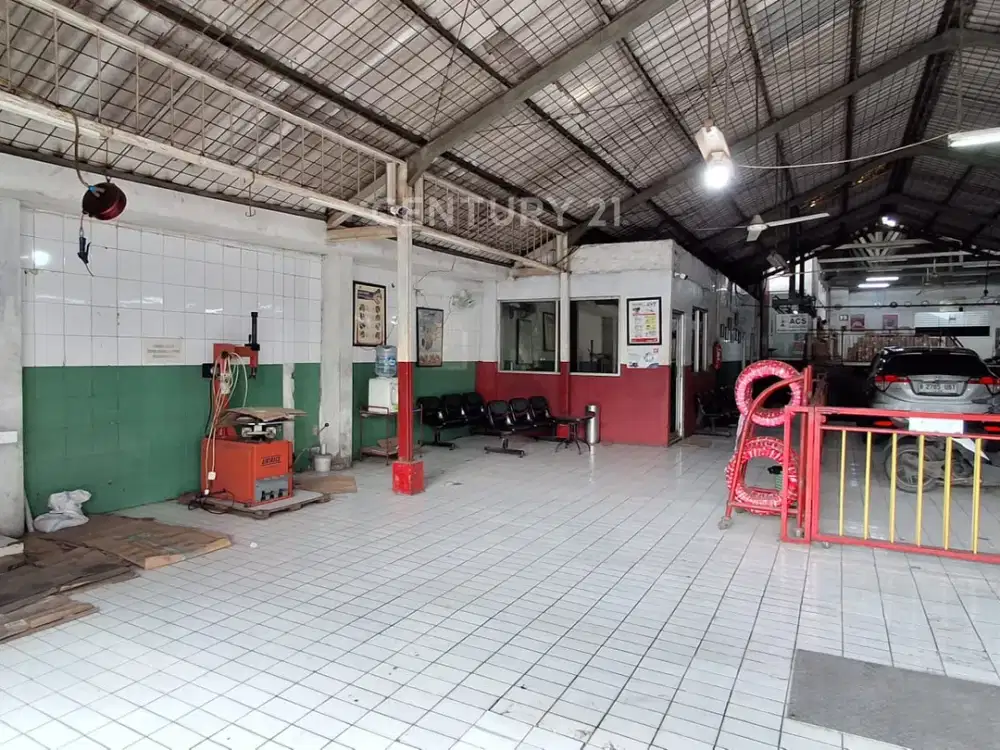 Rumah Usaha 2 Lantai Semi Furnished Strategis Di Matraman R2399