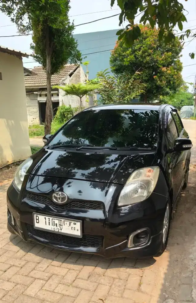 cash Yaris automatic siap Pakai.