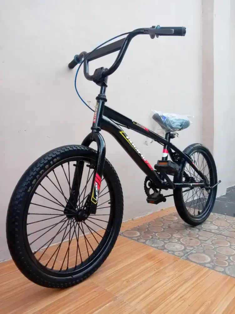 Sepeda BMX Ukuran 20.
