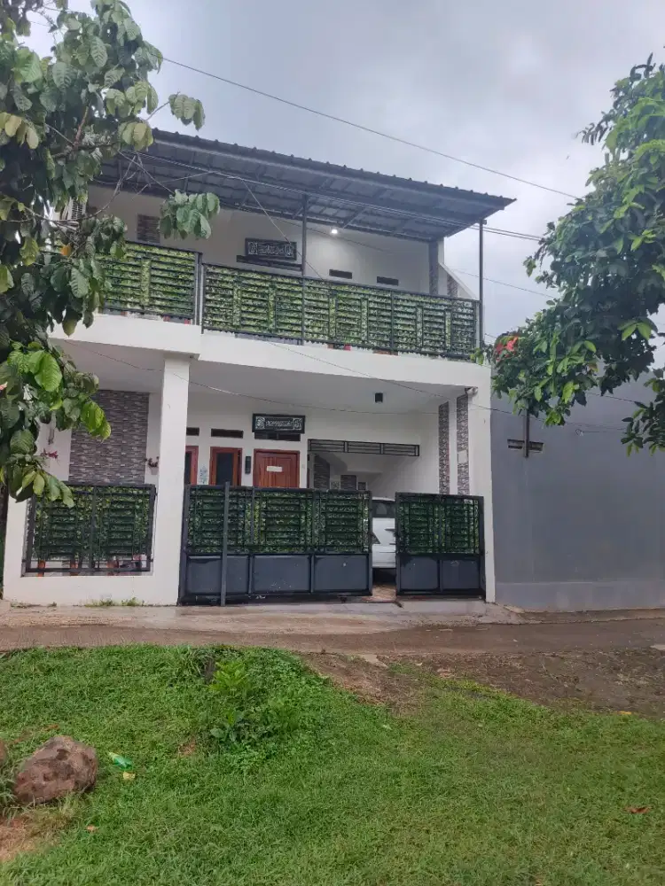 Rumah 2 lantai shm semi furnish views villa asri include barang