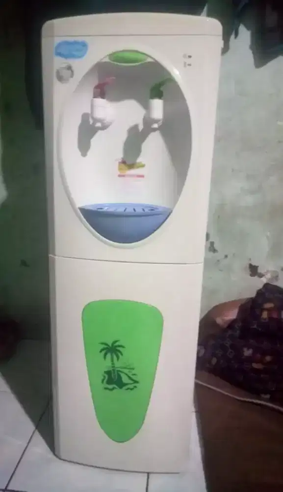 Dispenser Miyako Hot dan Cool