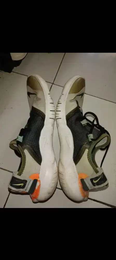 Dijual Sepatu Nike size 42 (size 41 masih aman kalau dipakai)