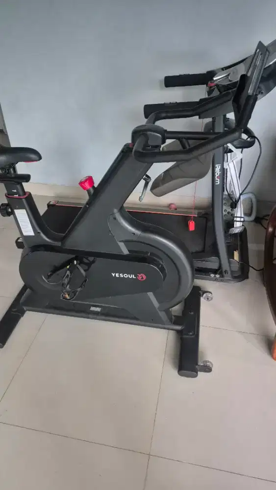 Sepeda statis Yesoul M1