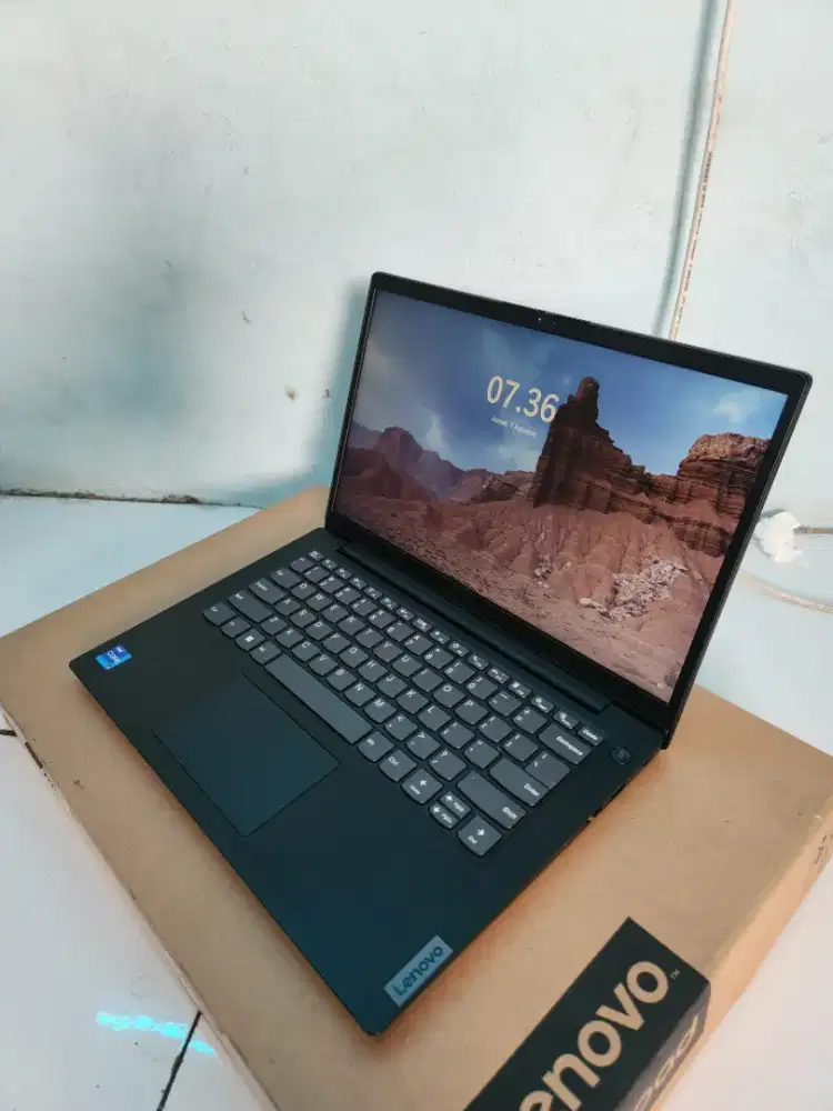 di jual laptop Lenovo Core i7 gen 13 ram 16 SSD 512