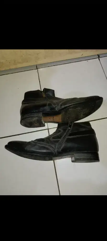 Dijual sepatu pantofell Crocodille size 41 Original.