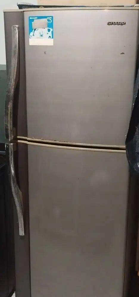Kulkas SHARP 2 pintu bekas