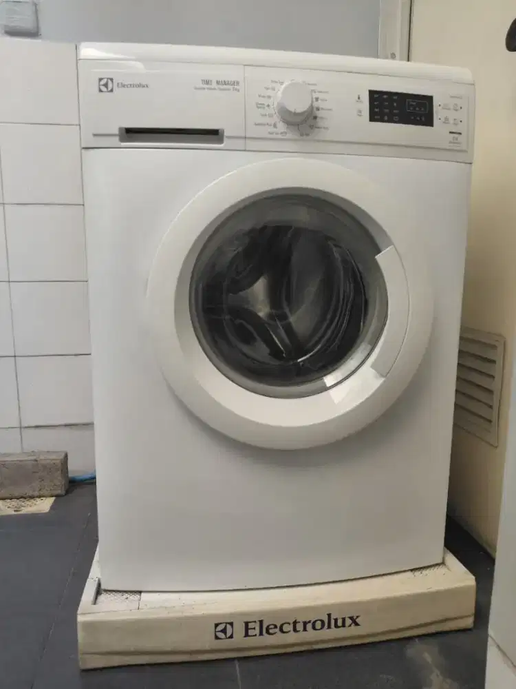 Jual murah mesin cuci electrolux kondisi spt foto,harga1,5jt bs nego