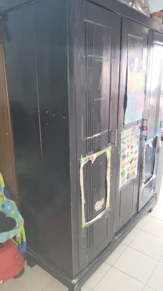 Di jual murah lemari jati 3 pintu