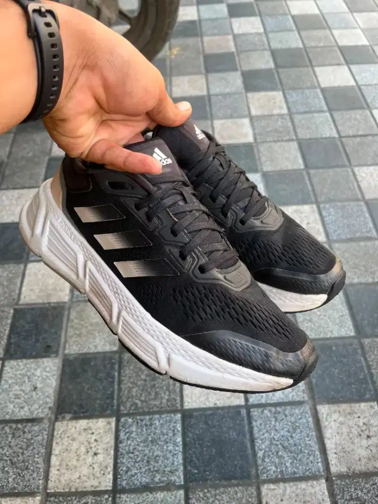 Sepatu adidas original