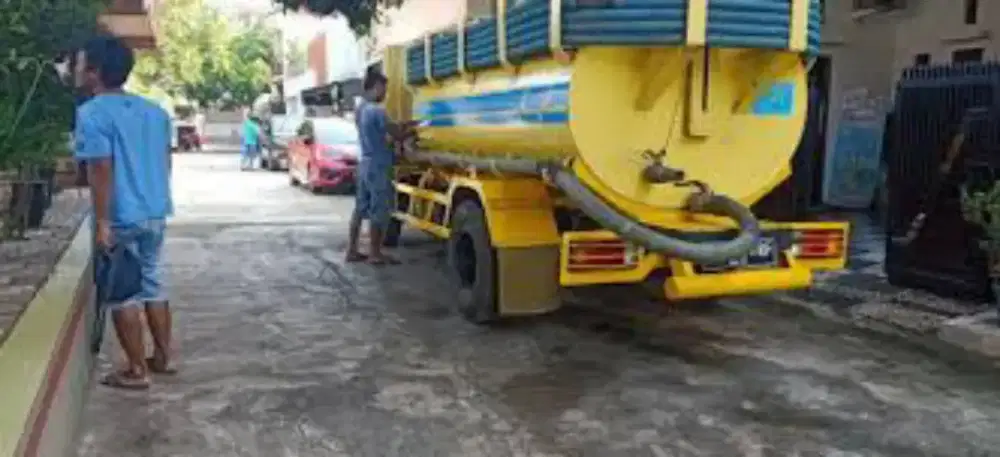 SEDOT WC DAN MAMPET TOMANG SEKITARNYA