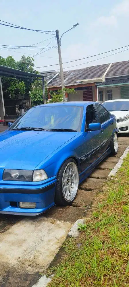 BMW 320i 1995 Bensin