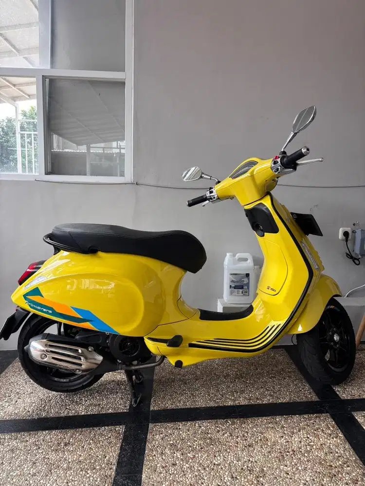 Vespa primavera s 15049