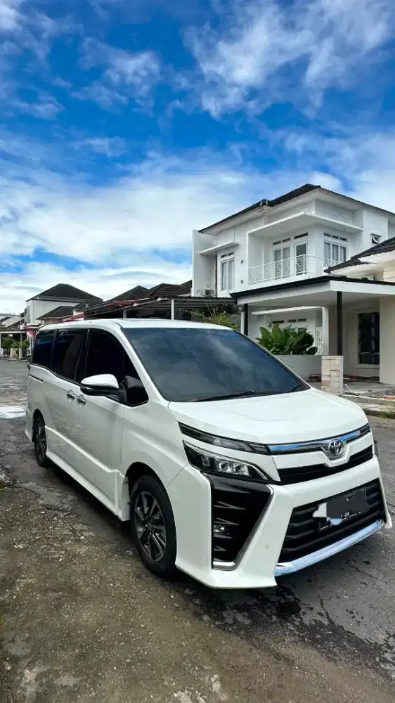 Toyota Voxy Istimewa,