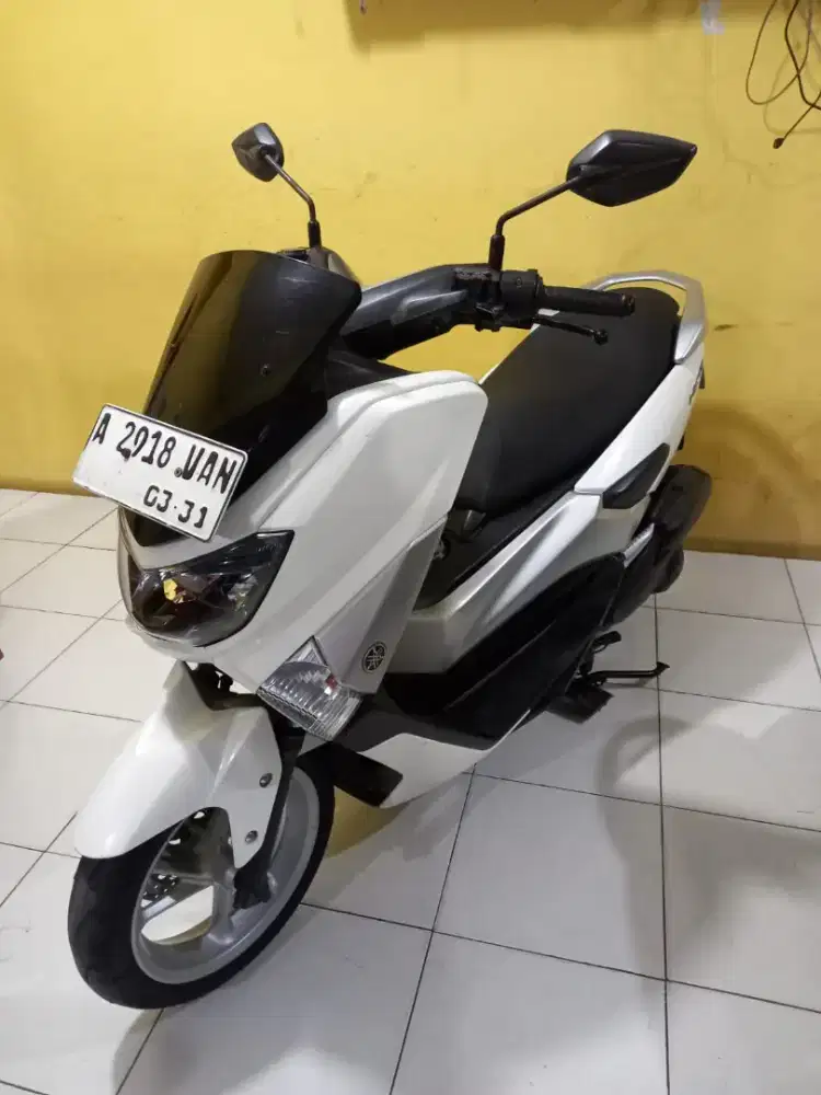Yamaha nmax putih